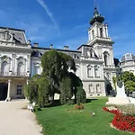 With Bbq In Keszthely-balaton 54366 Daire Kestel