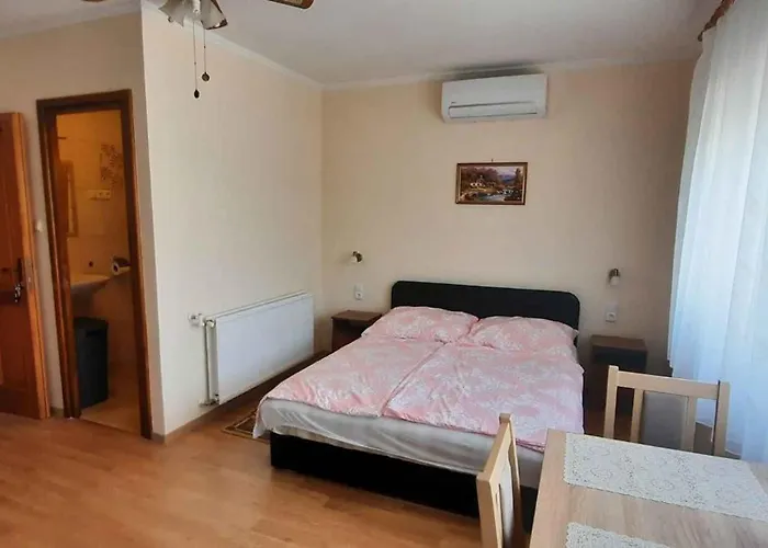 Appartement With Bbq In Keszthely-balaton 54366 Keszthely