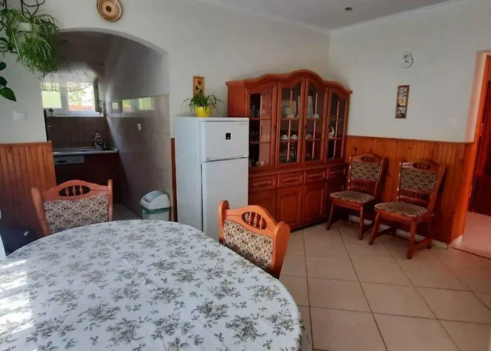 アパート With Bbq In Keszthely-balaton 54366 *